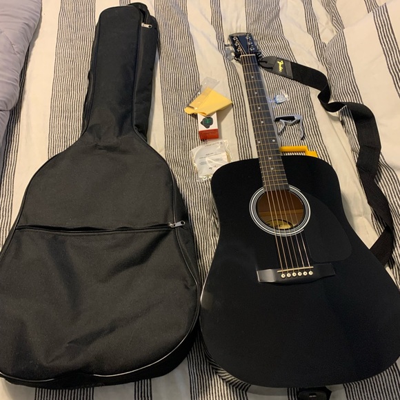 Guitar - Picture 2 of 3